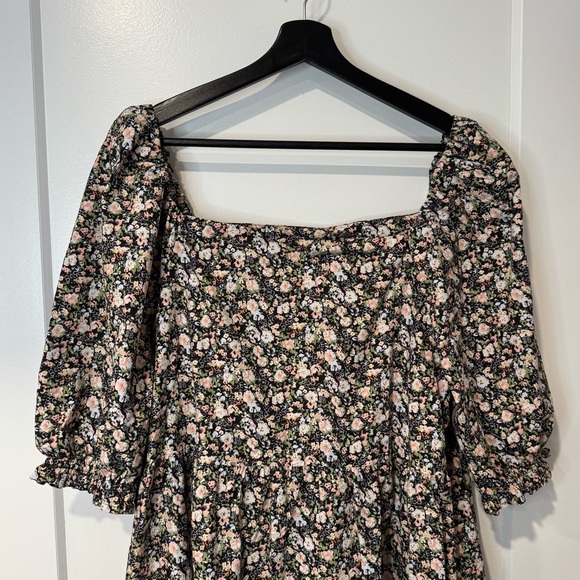 Levi's Casual Black Puff Sleeve Summer Mini Dress with Colourful Floral Design - Picture 3 of 6